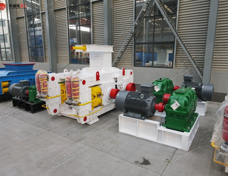 鈦鐵礦高壓輥磨機車間實拍